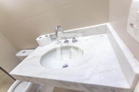 Apartamento à venda com 128m², 3 quartos e 2 vagas Apartamento à venda com 128m², 3 quartos e 2 vagasBanheiro suíte 1