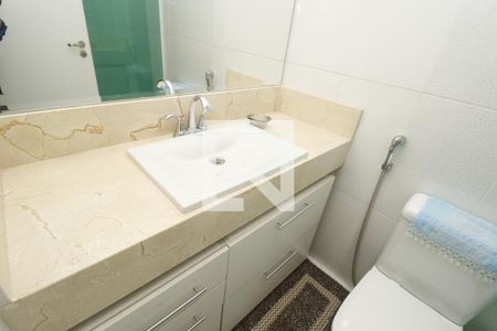 Casa à venda com 200m², 3 quartos e 3 vagasBanheiro da Suíte 1