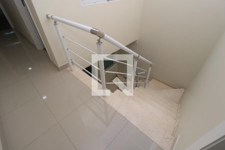 Casa à venda com 200m², 3 quartos e 3 vagasEscada