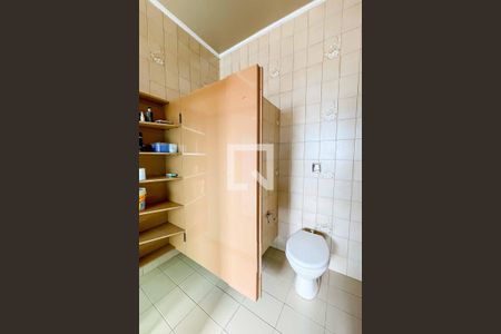 Casa à venda com 500m², 4 quartos e 5 vagasBanheiro 3