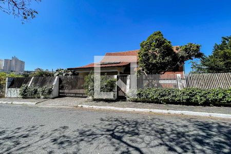 Casa à venda com 500m², 4 quartos e 5 vagasFachada