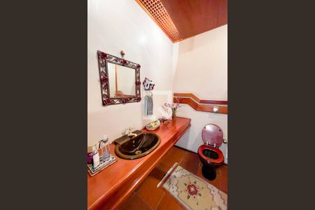 Casa à venda com 500m², 4 quartos e 5 vagasLavabo