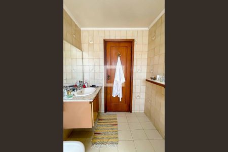 Casa à venda com 500m², 4 quartos e 5 vagasBanheiro 1