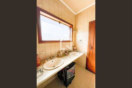 Casa à venda com 500m², 4 quartos e 5 vagasBanheiro 3