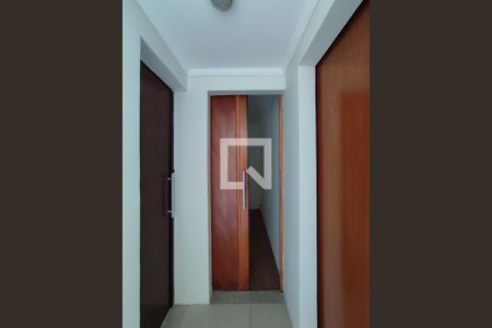 Apartamento à venda com 63m², 2 quartos e sem vaga Apartamento à venda com 63m², 2 quartos e sem vagaCorredor