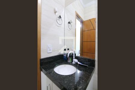 Casa à venda com 120m², 3 quartos e 2 vagasBanheiro