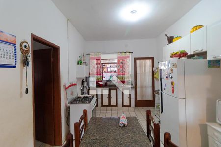 Casa à venda com 319m², 4 quartos e 3 vagas Casa à venda com 319m², 4 quartos e 3 vagasSala de Jantar
