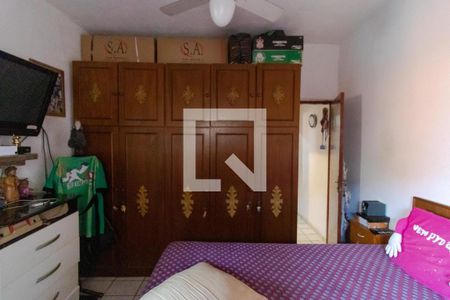 Casa à venda com 319m², 4 quartos e 3 vagas Casa à venda com 319m², 4 quartos e 3 vagasSuíte