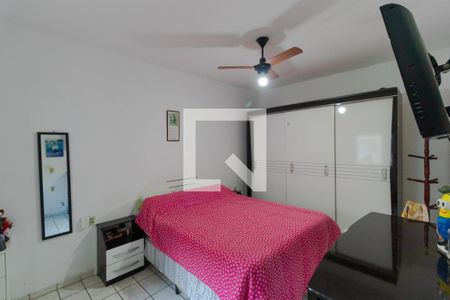 Casa à venda com 319m², 4 quartos e 3 vagas Casa à venda com 319m², 4 quartos e 3 vagasQuarto 01 da Casa 02