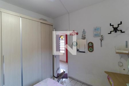 Casa à venda com 319m², 4 quartos e 3 vagas Casa à venda com 319m², 4 quartos e 3 vagasQuarto 02 da Casa 02