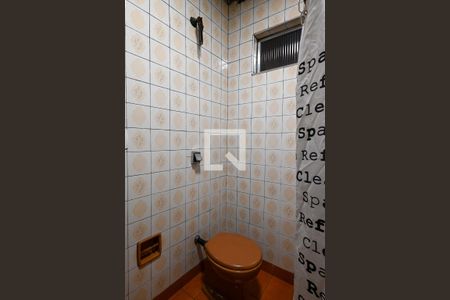 Apartamento à venda com 552m², 4 quartos e 6 vagasBanheiro do Quarto 2