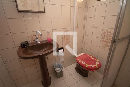 Casa à venda com 320m², 5 quartos e 2 vagas Casa à venda com 320m², 5 quartos e 2 vagasbanheiro