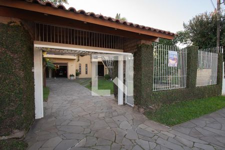 Casa à venda com 320m², 5 quartos e 2 vagas Casa à venda com 320m², 5 quartos e 2 vagasvista da frente