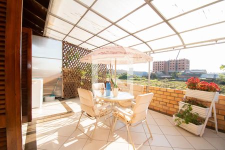 Casa à venda com 320m², 5 quartos e 2 vagas Casa à venda com 320m², 5 quartos e 2 vagasvaranda- área de serviço