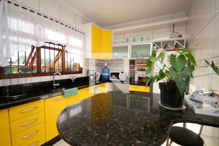 Casa à venda com 320m², 5 quartos e 2 vagas Casa à venda com 320m², 5 quartos e 2 vagascozinha