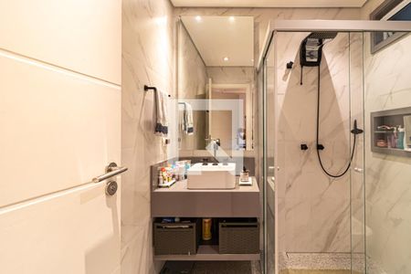 Casa à venda com 540m², 5 quartos e 5 vagas Casa à venda com 540m², 5 quartos e 5 vagasBanheiro do Quarto 4