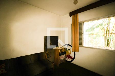 Casa à venda com 570m², 5 quartos e 5 vagas Casa à venda com 570m², 5 quartos e 5 vagasBiblioteca