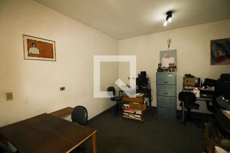 Casa à venda com 570m², 5 quartos e 5 vagas Casa à venda com 570m², 5 quartos e 5 vagasEscritório