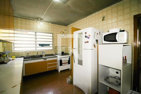 Casa à venda com 570m², 5 quartos e 5 vagas Casa à venda com 570m², 5 quartos e 5 vagasCozinha
