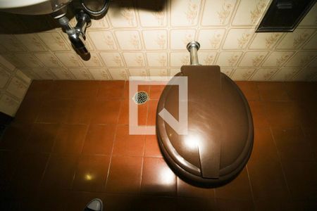 Casa à venda com 570m², 5 quartos e 5 vagas Casa à venda com 570m², 5 quartos e 5 vagasLavabo