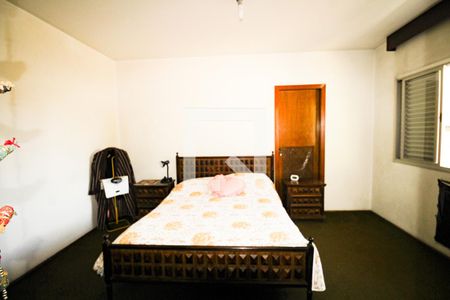 Casa à venda com 570m², 5 quartos e 5 vagas Casa à venda com 570m², 5 quartos e 5 vagasQuarto 2