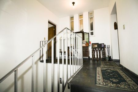 Casa à venda com 570m², 5 quartos e 5 vagas Casa à venda com 570m², 5 quartos e 5 vagasEntrada