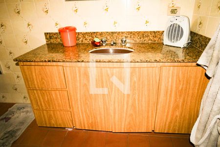 Casa à venda com 570m², 5 quartos e 5 vagas Casa à venda com 570m², 5 quartos e 5 vagasBanheiro 2