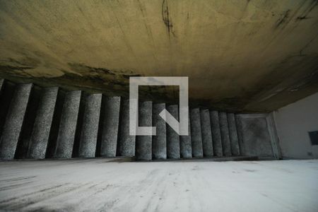 Casa à venda com 570m², 5 quartos e 5 vagas Casa à venda com 570m², 5 quartos e 5 vagasÁrea comum