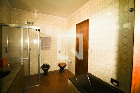 Casa à venda com 570m², 5 quartos e 5 vagas Casa à venda com 570m², 5 quartos e 5 vagasBanheiro 3