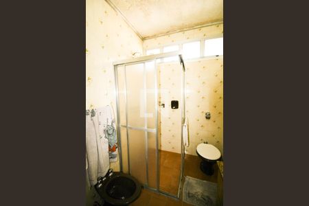 Casa à venda com 570m², 5 quartos e 5 vagas Casa à venda com 570m², 5 quartos e 5 vagasBanheiro 2