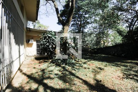 Casa à venda com 570m², 5 quartos e 5 vagas Casa à venda com 570m², 5 quartos e 5 vagasJardim