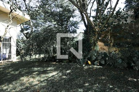 Casa à venda com 570m², 5 quartos e 5 vagas Casa à venda com 570m², 5 quartos e 5 vagasQuintal