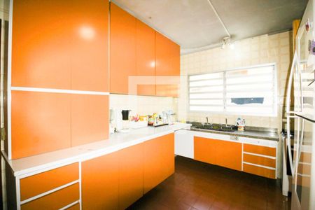 Casa à venda com 570m², 5 quartos e 5 vagas Casa à venda com 570m², 5 quartos e 5 vagasCozinha