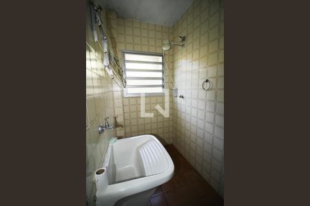 Casa à venda com 570m², 5 quartos e 5 vagas Casa à venda com 570m², 5 quartos e 5 vagasBanheiro de serviço