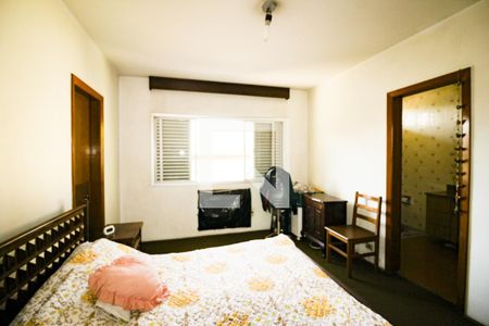 Casa à venda com 570m², 5 quartos e 5 vagas Casa à venda com 570m², 5 quartos e 5 vagasQuarto 2