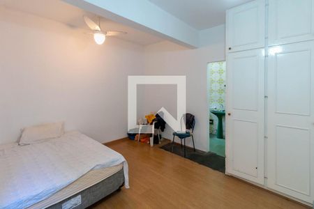 Casa à venda com 567m², 4 quartos e 4 vagasQuarto Suíte