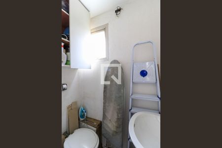 Apartamento à venda com 150m², 4 quartos e 3 vagas Apartamento à venda com 150m², 4 quartos e 3 vagasBanheiro de serviço