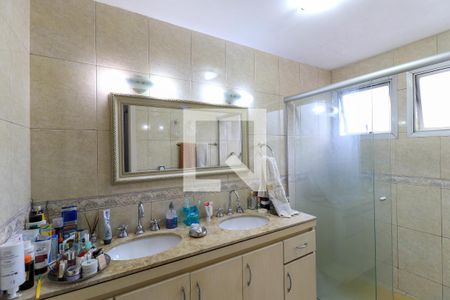 Apartamento à venda com 150m², 4 quartos e 3 vagas Apartamento à venda com 150m², 4 quartos e 3 vagasBanheiro da Suíte