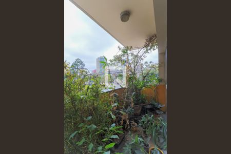 Apartamento à venda com 150m², 4 quartos e 3 vagas Apartamento à venda com 150m², 4 quartos e 3 vagasVaranda