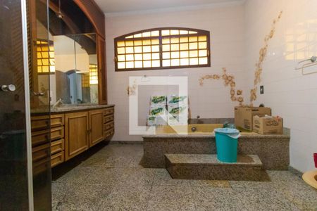 Casa à venda com 660m², 4 quartos e 4 vagas Casa à venda com 660m², 4 quartos e 4 vagasBanheiro da Suíte 4