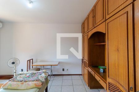 Casa à venda com 660m², 4 quartos e 4 vagas Casa à venda com 660m², 4 quartos e 4 vagasSuíte 3