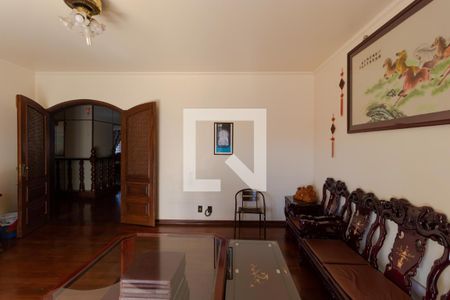 Casa à venda com 660m², 4 quartos e 4 vagas Casa à venda com 660m², 4 quartos e 4 vagasSala