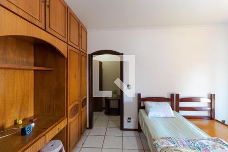 Casa à venda com 660m², 4 quartos e 4 vagas Casa à venda com 660m², 4 quartos e 4 vagasSuíte 3