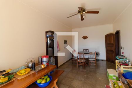 Casa à venda com 660m², 4 quartos e 4 vagas Casa à venda com 660m², 4 quartos e 4 vagasCopa