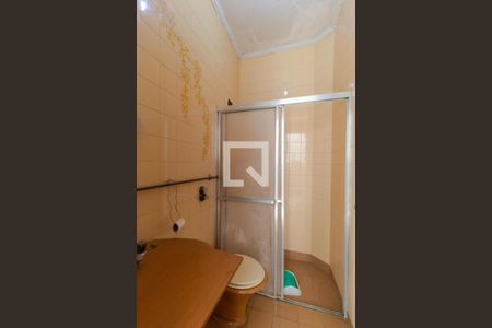 Casa à venda com 660m², 4 quartos e 4 vagas Casa à venda com 660m², 4 quartos e 4 vagasBanheiro de Serviço