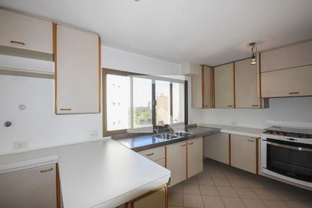 Apartamento à venda com 300m², 4 quartos e 4 vagasCozinha