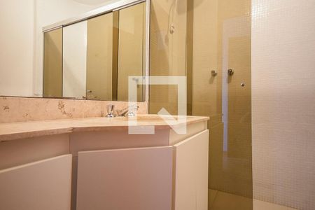 Apartamento à venda com 300m², 4 quartos e 4 vagasBanheiro suíte 1