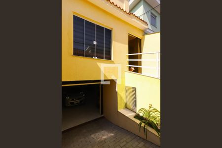 Casa à venda com 173m², 3 quartos e 4 vagas Casa à venda com 173m², 3 quartos e 4 vagasFachada