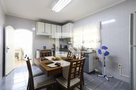 Casa à venda com 173m², 3 quartos e 4 vagas Casa à venda com 173m², 3 quartos e 4 vagasCozinha