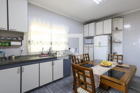 Casa à venda com 173m², 3 quartos e 4 vagas Casa à venda com 173m², 3 quartos e 4 vagasCozinha
